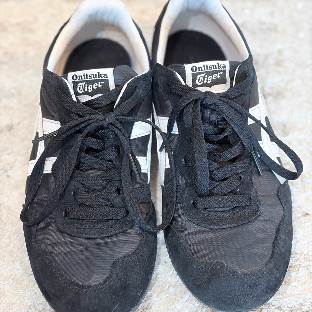 Onitsuka Tiger Serrano 1183B400 Black/White, Unisex, Size US 8 (EU 41.5)